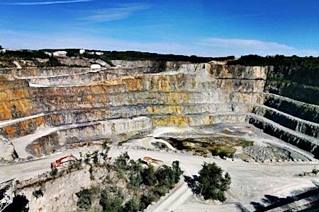 mooz-l-V-UtYgapaaE-unsplash